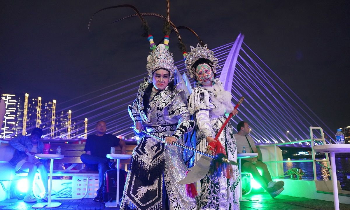 &#039;Gánh hát bội&#039; trên sông Sài Gòn - Trải nghiệm vừa thú vị vừa độc đáo