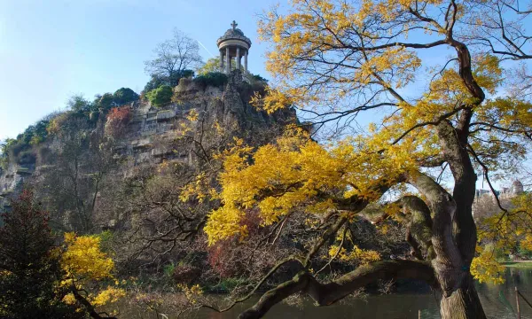 Đồi Chaumont ở Paris – một công viên lãng mạn 
