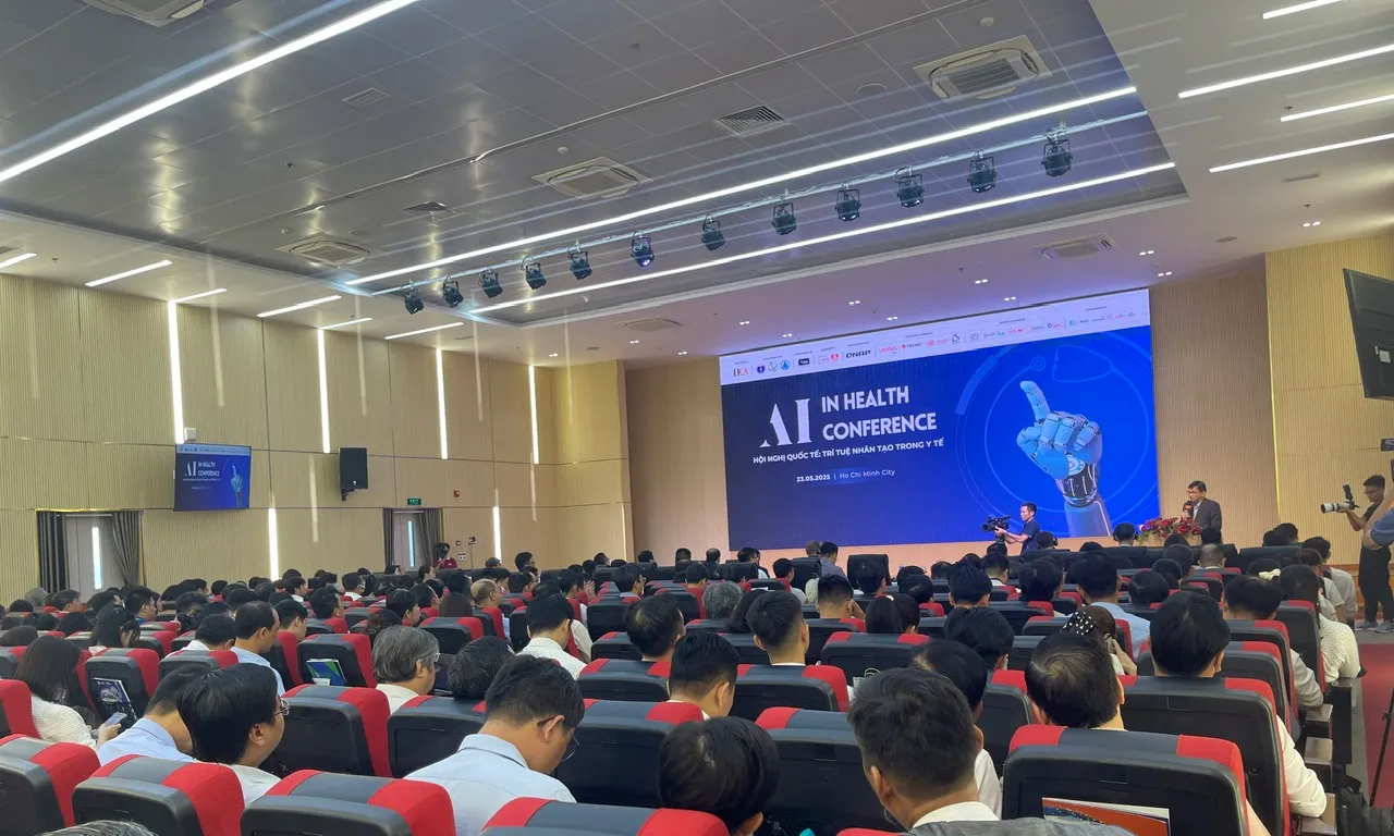 Ứng dụng AI  trong lĩnh vực y tế: Hỗ trợ lớn trong việc điều trị chăm sóc sức khỏe