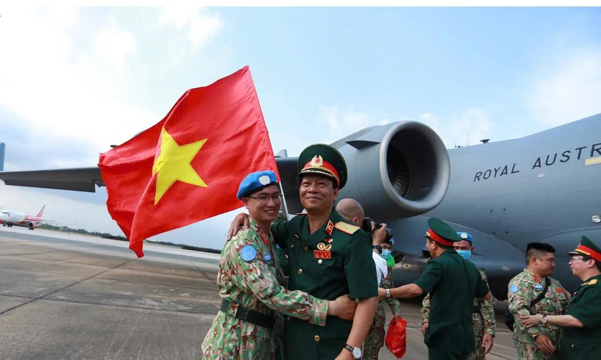 Thiếu tướng; PGS.TS; TTND Nguyễn Hồng Sơn - Viết nhật ký hành trình bằng âm nhạc