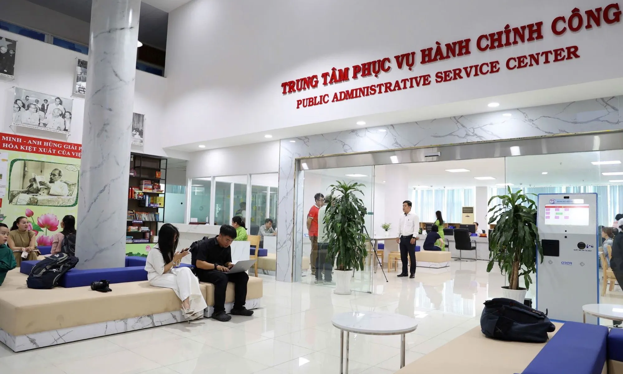 Ngày đầu vận hành mô hình chính quyền địa phương 2 cấp: cán bộ tận tâm, nhân dân hài lòng