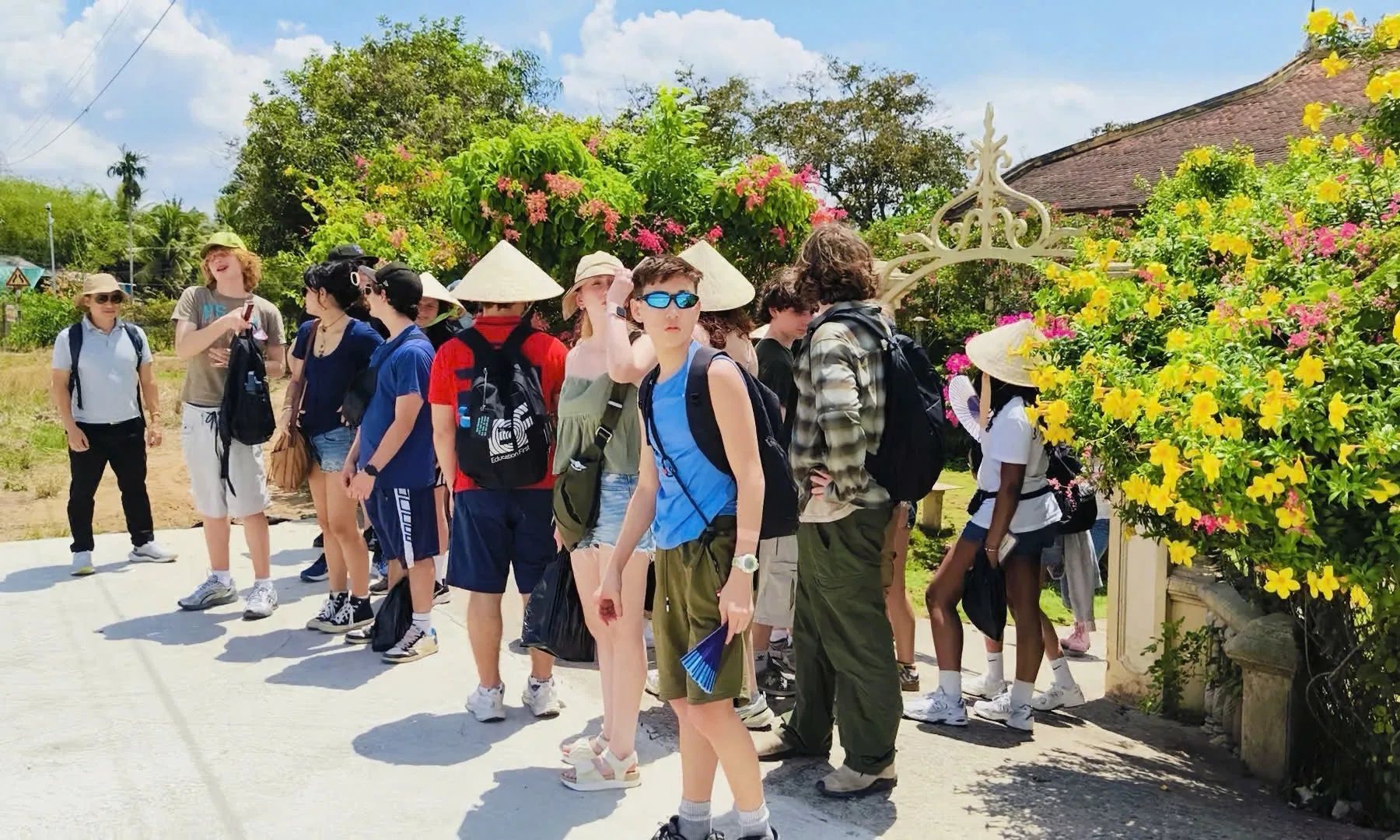 Làng cổ Đông Hòa Hiệp - nét xưa níu hồn du khách ở Cái Bè (Đồng Tháp)