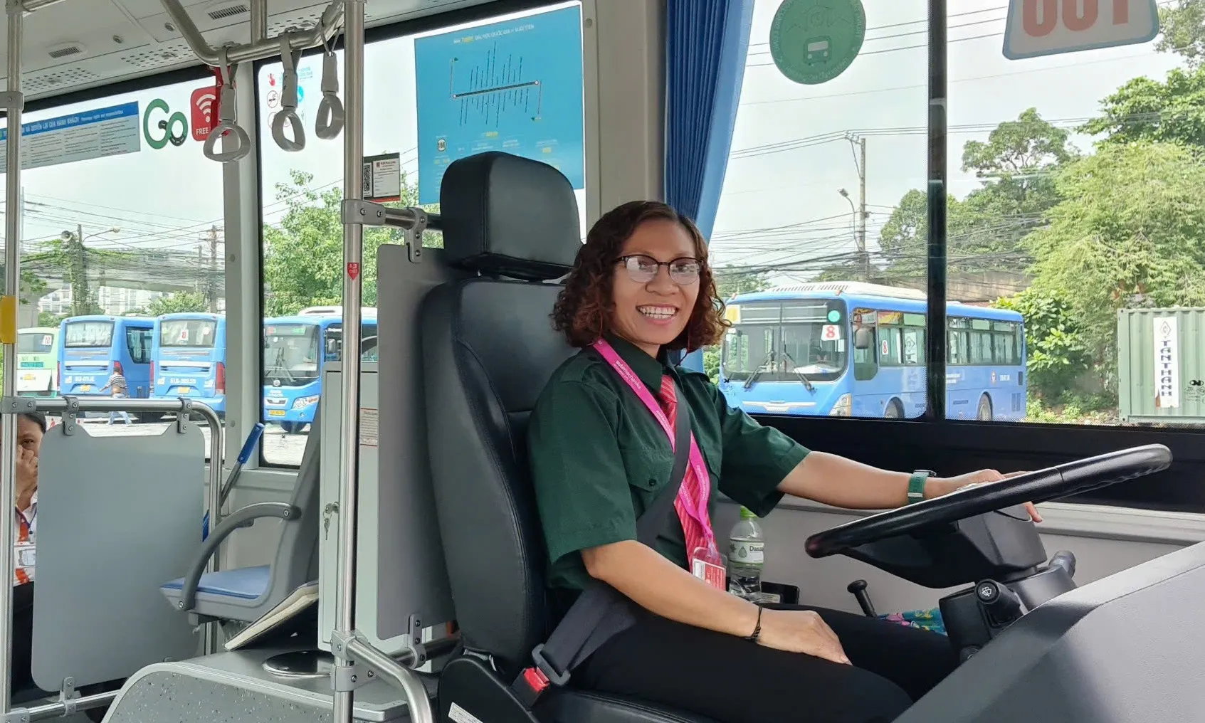 Nữ tài xế xe buýt chia sẻ về cơ duyên với nghề