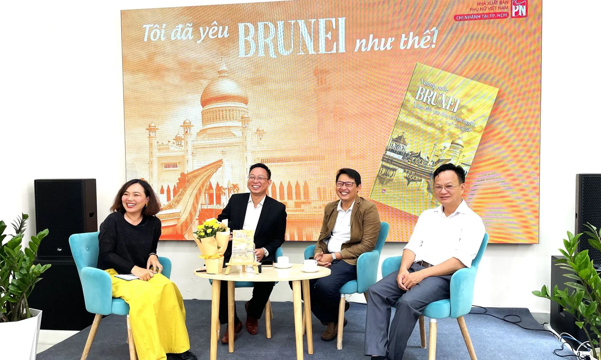 Truyền cảm hứng du lịch qua sách 