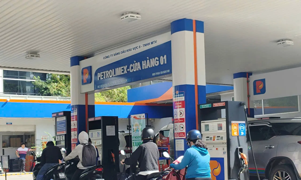 TP.HCM triển khai bán xăng sinh học E10: góp phần bảo vệ môi trường, người tiêu dùng được lợi! 