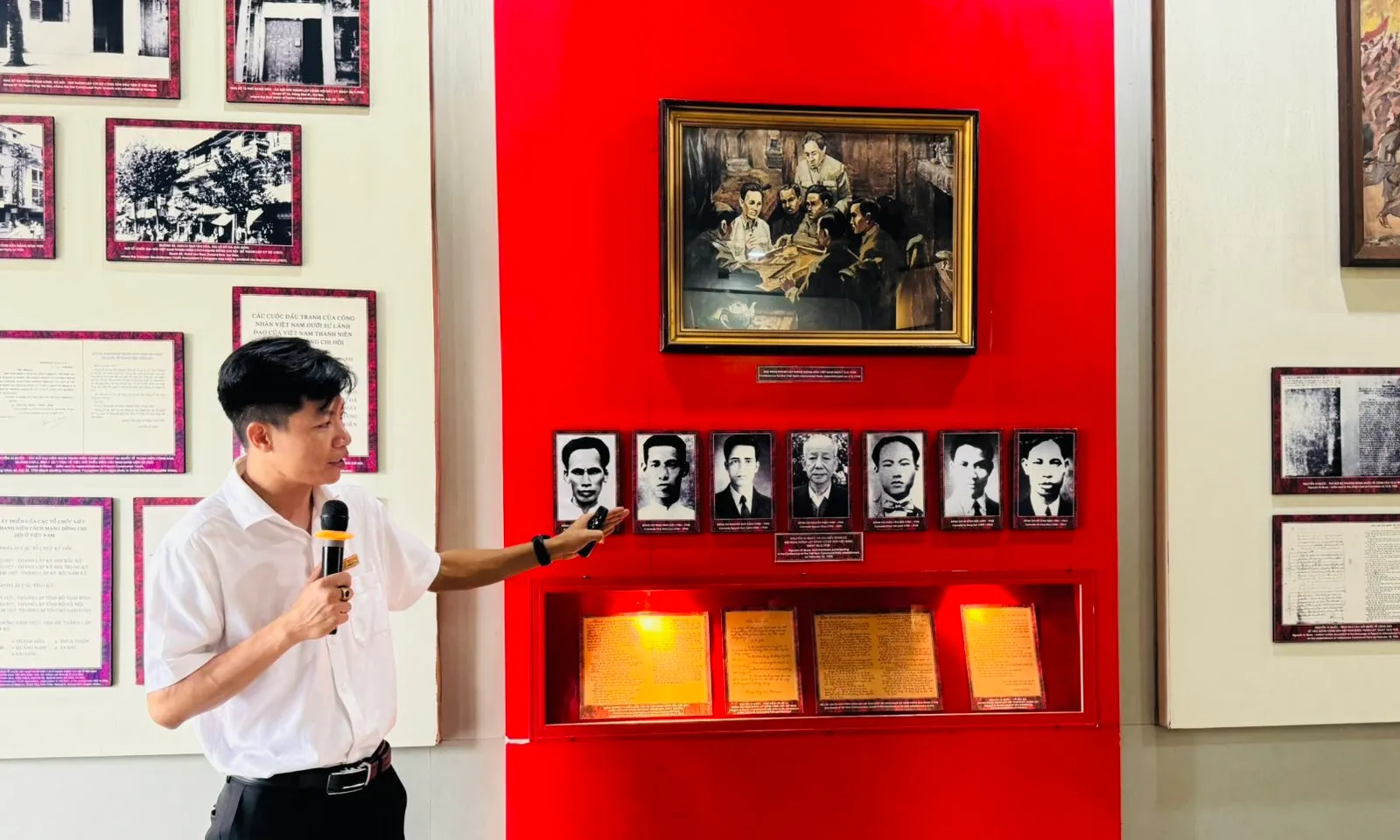 Thuyết minh viên bảo tàng - Người gác cổng ký ức thổi hồn lịch sử dân tộc đến khách tham quan 