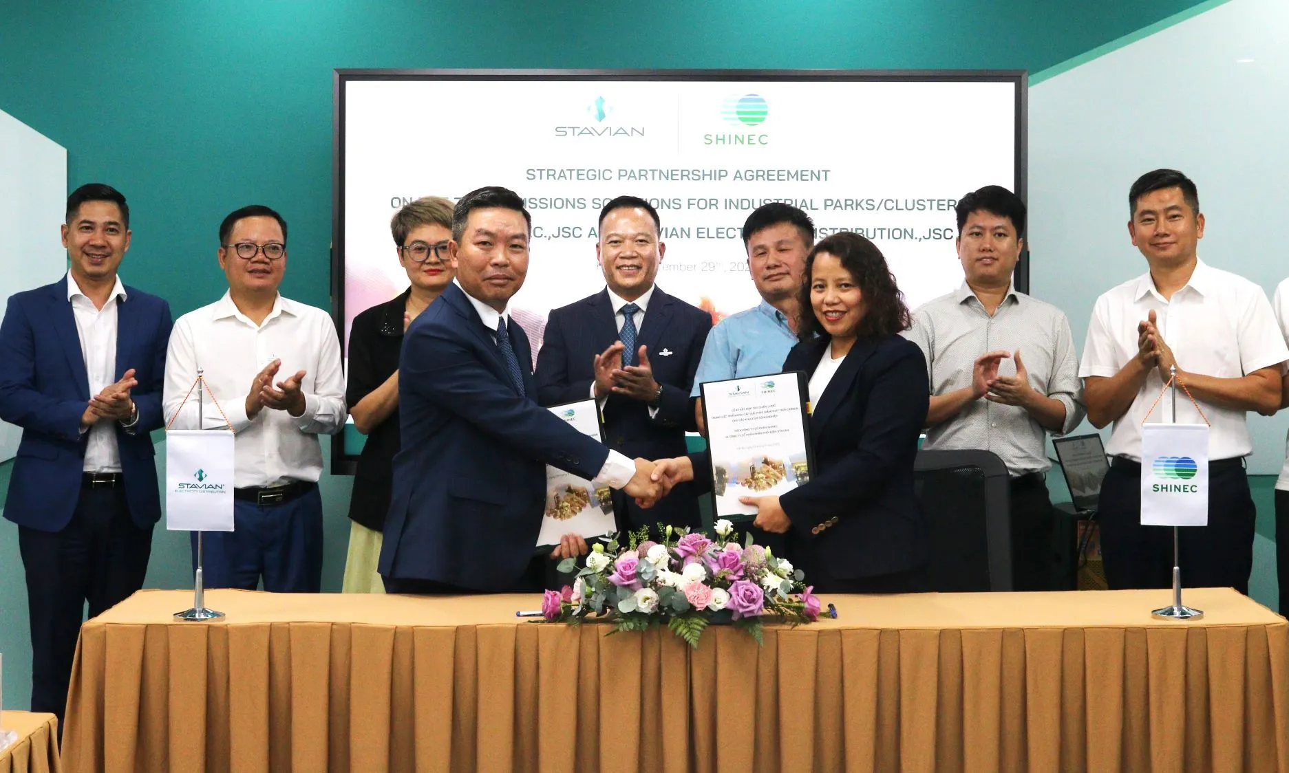 StavianED và Shinec ký kết thỏa thuận hợp tác chiến lược cung cấp giải pháp giảm phát thải toàn diện