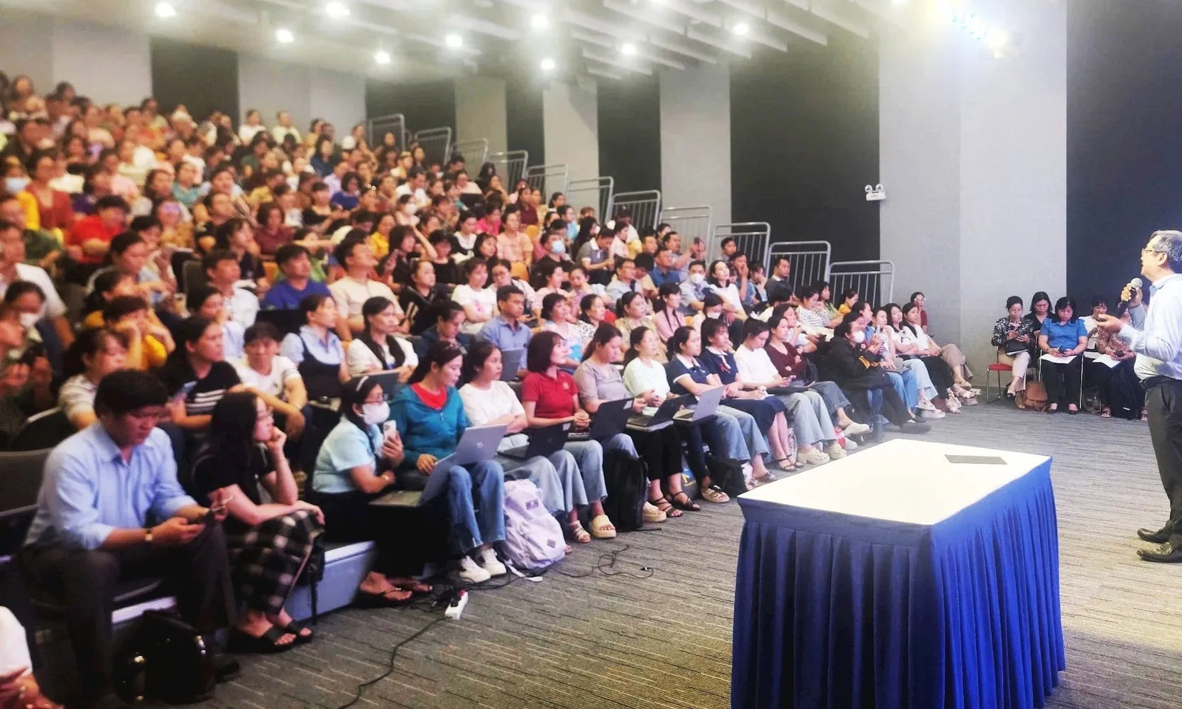 Hơn 1.100 học viên tham gia đợt đào tạo ứng dụng trí tuệ nhân tạo tại TPHCM