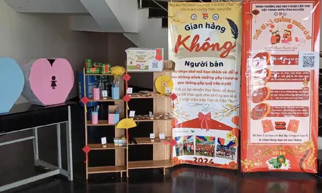 Gen Z thành lập gian hàng “0 người bán” giúp đỡ trẻ em nghèo