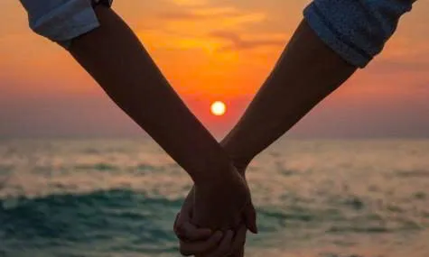 KHI YÊU, NGƯỜI TA SẼ NHÌN THẤY BẰNG TRÁI TIM