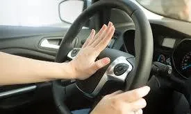 Đừng bóp kèn theo thói quen