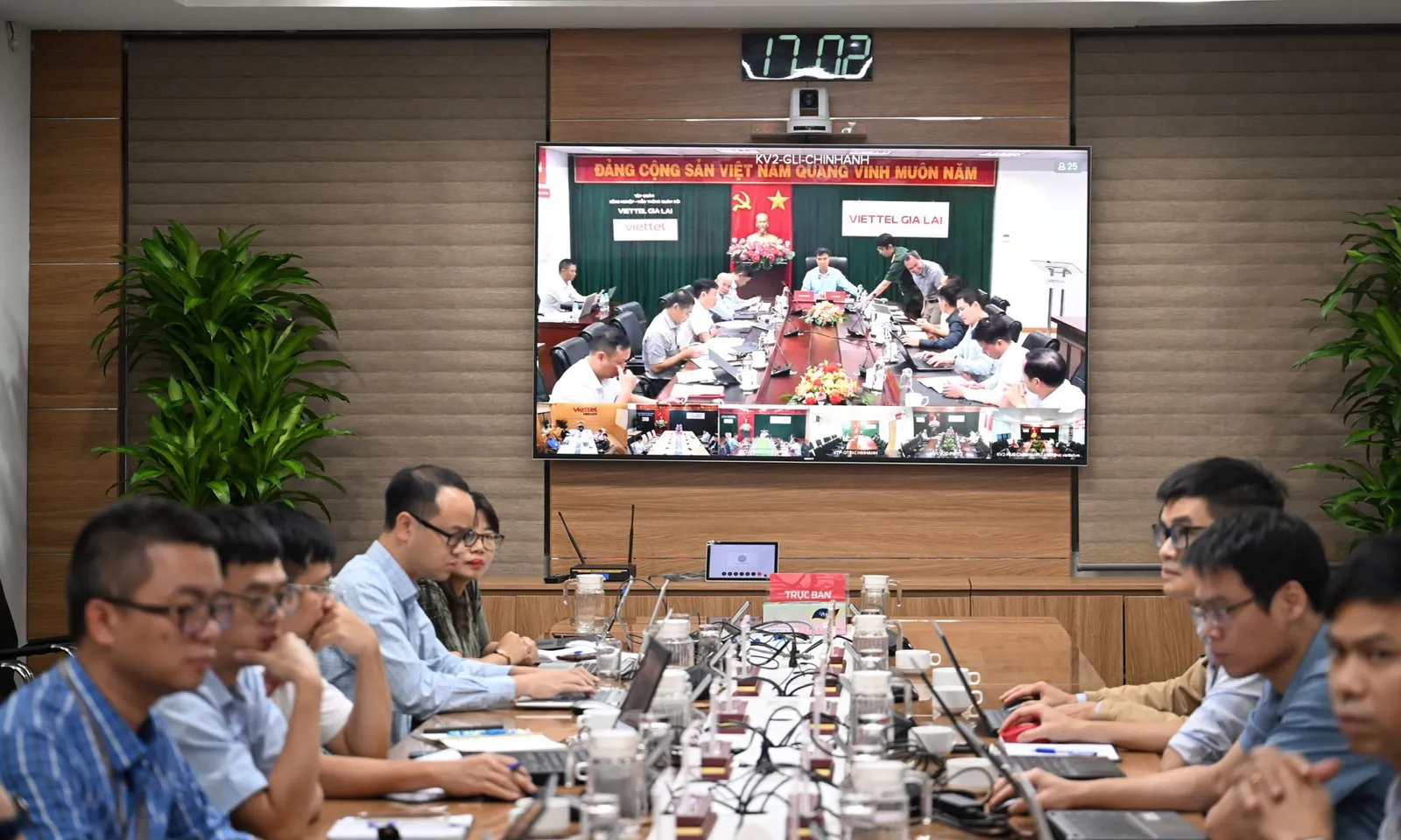 Viettel kích hoạt toàn mạng lưới, bảo đảm thông tin thông suốt phục vụ chỉ huy cứu hộ cơn bão số 13