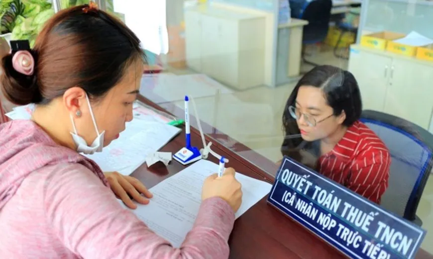 Đề xuất nâng mức giảm trừ gia cảnh cho sinh viên và người khuyết tật trong Luật Thuế TNCN (sửa đổi)