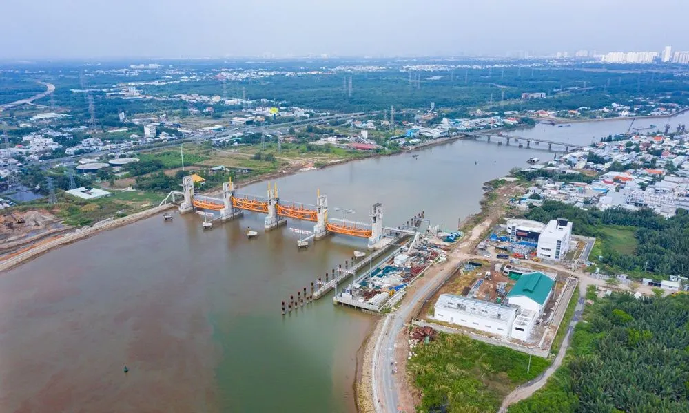 Chủ tịch UBND TPHCM nói về nhiều dự án trọng điểm tại kỳ họp chuyên đề HĐND