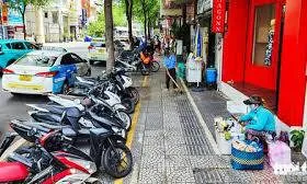 TP.HCM chính thức bỏ quyết định 32 về thu phí sử dụng tạm vỉa hè