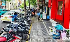 TP.HCM chính thức bỏ quyết định 32 về thu phí sử dụng tạm vỉa hè