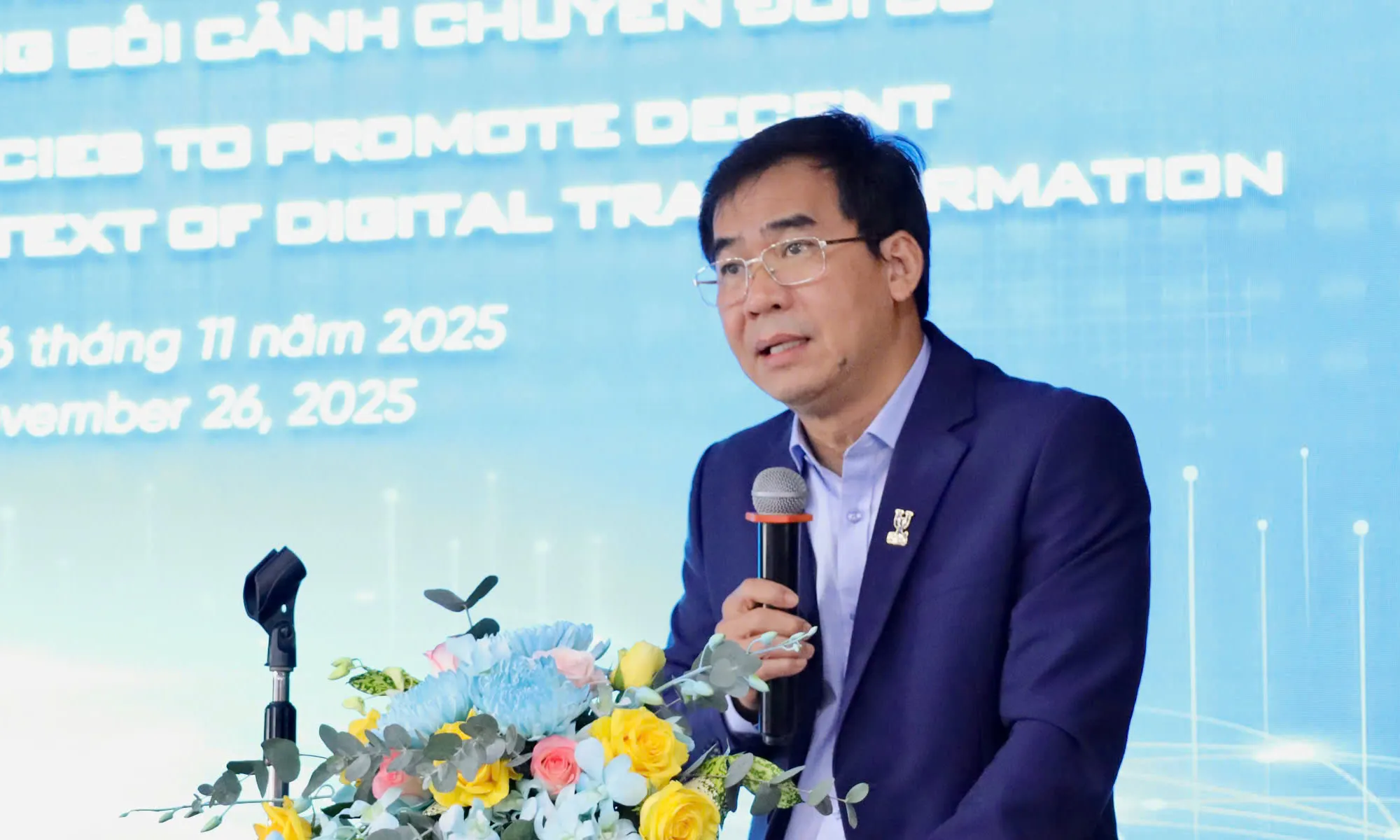 Đề xuất giải pháp khả thi cho quá trình hoàn thiện thể chế lao động trong nền kinh tế số. 