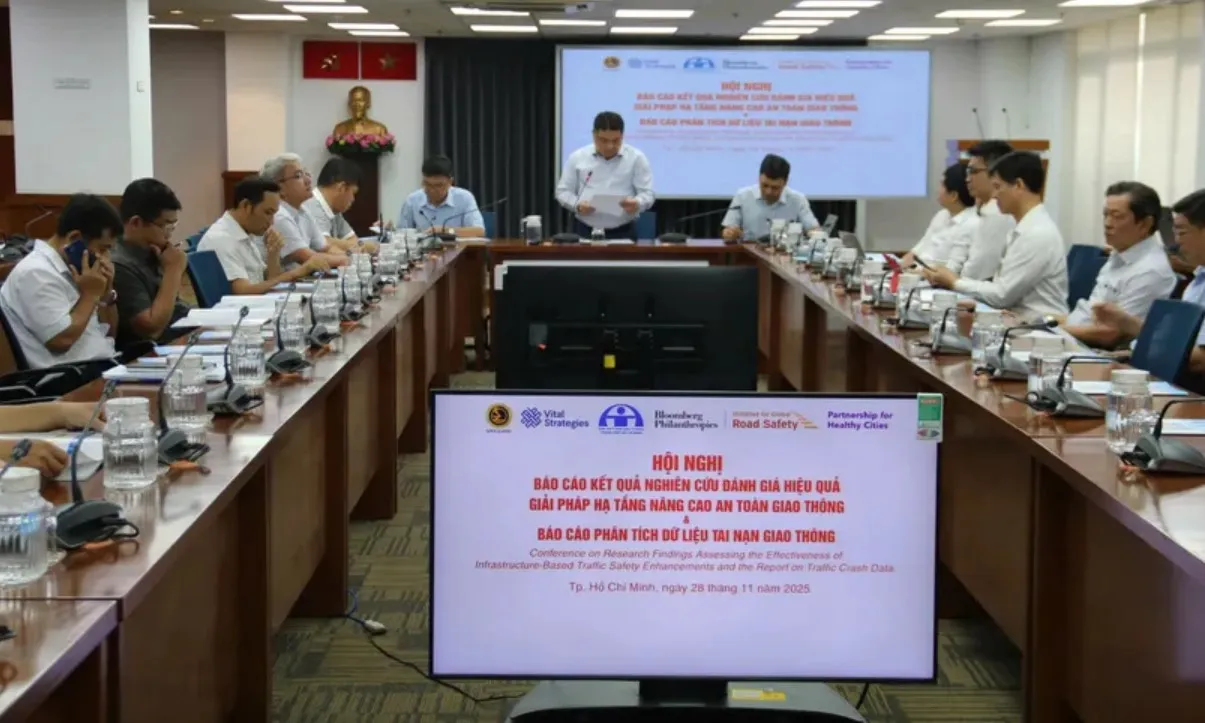 Thiết kế đảo dừng chờ cho người đi bộ  để hạn chế tai nạn giao thông