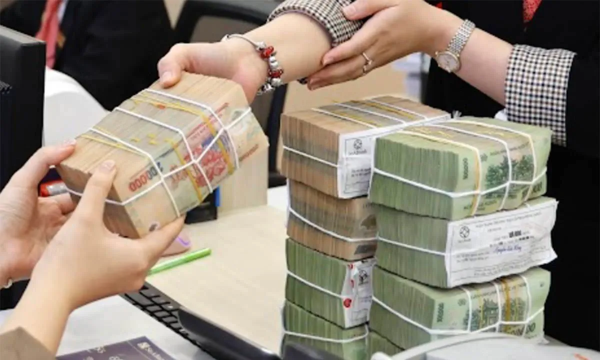 Ngân hàng lớn cũng vào cuộc tăng lãi suất tiết kiệm