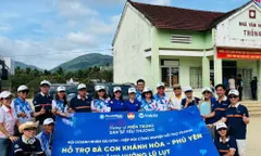 Doanh nhân TP.HCM “thắp” yêu thương trên vùng lũ