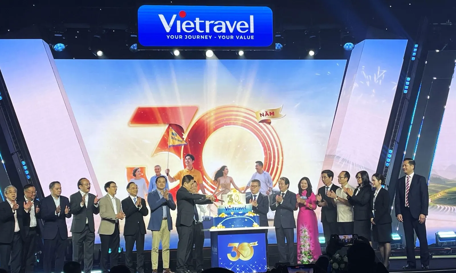 Vietravel ra mắt nhận diện thương hiệu mới cùng tuyên ngôn “Your Journey - Your Value”