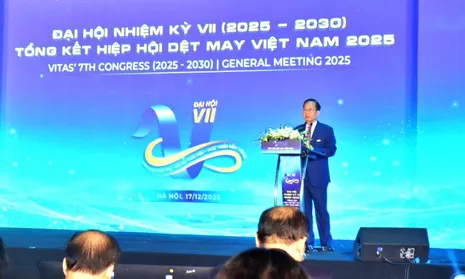 Thời trang Việt Nam phải đột phá, sản phẩm phải giữ được nét văn hóa hồn cốt của dân tộc.