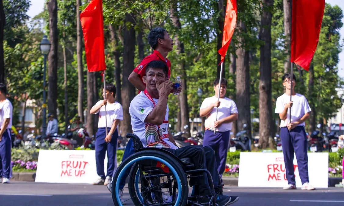Sôi động ngày chạy Olympic tại TPHCM