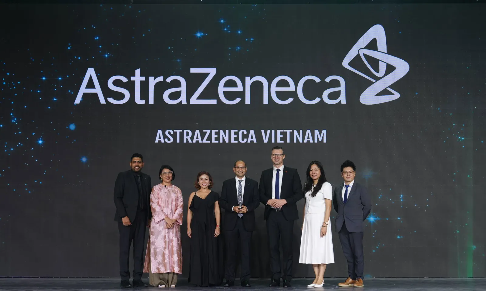AstraZeneca Việt Nam vừa được HR Asia vinh danh với hai giải thưởng uy tín