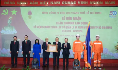 Giao lưu PGS.TS Hà Minh Hồng - Phó Chủ tịch Hội Khoa học lịch sử TPHCM