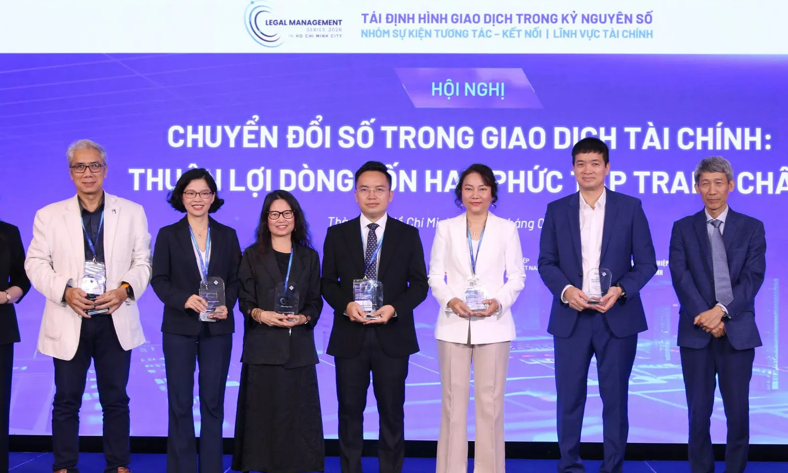 Kiểm soát rủi ro khi chuyển đổi số trong giao dịch tài chính