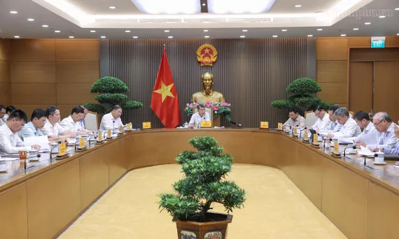 Thủ tướng yêu cầu giảm tầng nấc phân phối xăng dầu