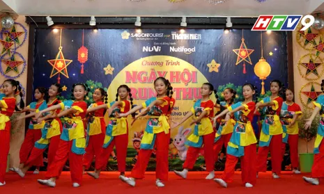 Để em thơ có một mùa trăng vui