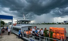 Chủ động đảm bảo an toàn cho những chuyến đò mùa mưa bão