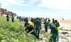 Tuổi trẻ ra quân làm sạch biển, trao 750 suất quà cho bệnh nhi