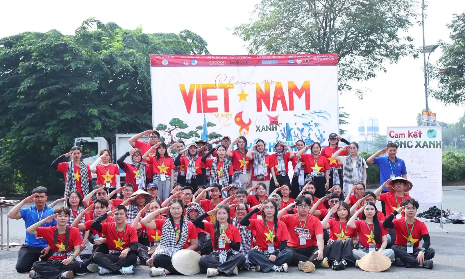 Nhặt rác - một hành động nhỏ, lan tỏa ý thức xanh