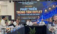 OUTLET – ĐÓN DÒNG KHÁCH, GIỮ DÒNG TIỀN