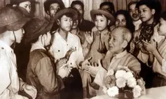 Được Bác săn sóc - Được Bác phê bình