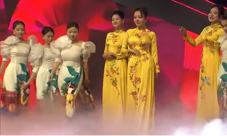 Lắng nghe và hòa mình vào giai điệu đong đầy cảm xúc trong chủ đề "Yêu và mơ"