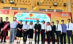 Từ “bóc phốt” trên mạng đến bạo lực ngoài đời