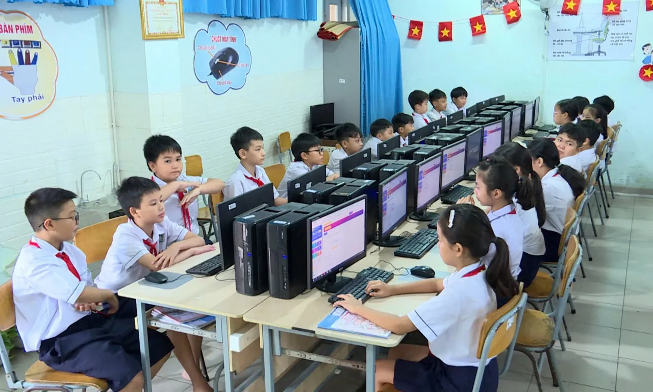 Đẩy mạnh chuyển đổi số trong trường học