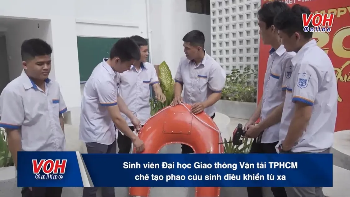 Phao cứu sinh điều khiển từ xa